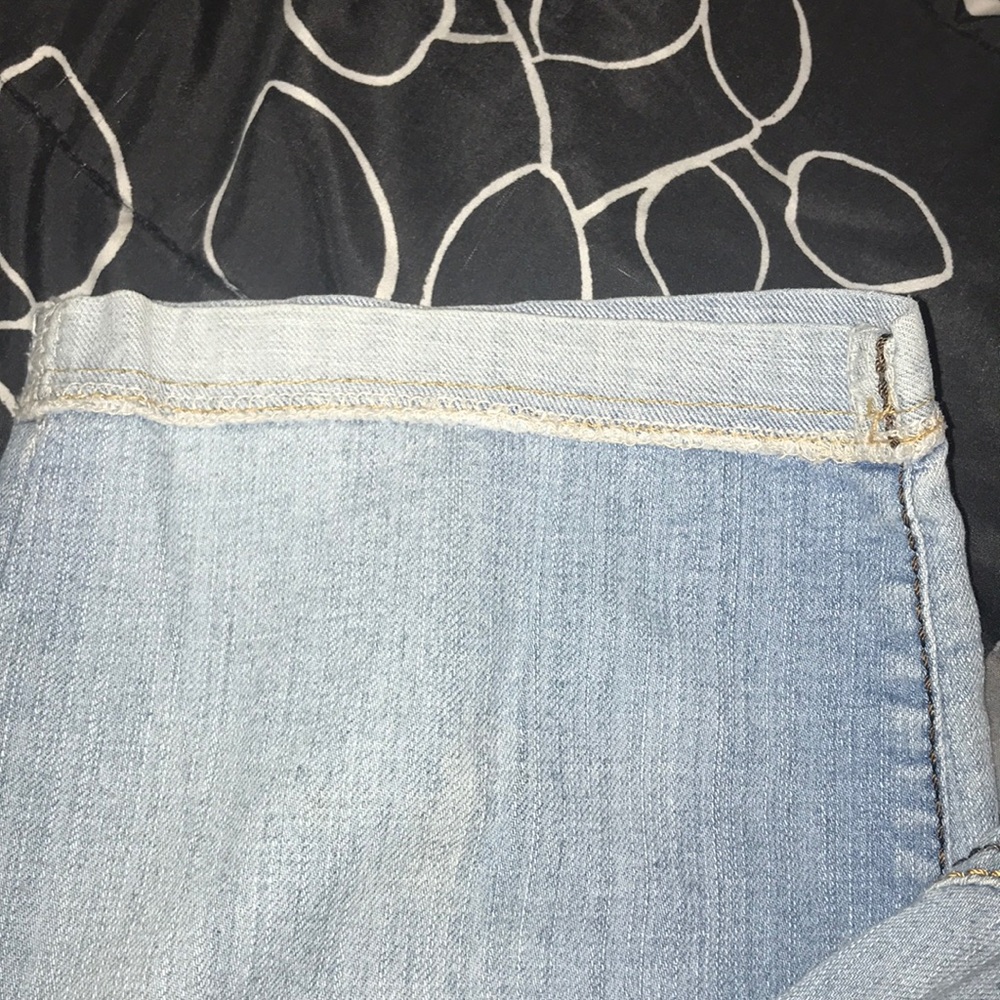 Sold Apple bottom capris - Picture 9 of 9